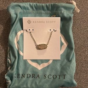 Kendra Scott necklace